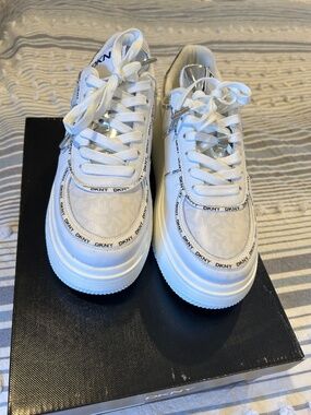 NEW In Box DKNY Lace Up White Silver Platform Sneakers